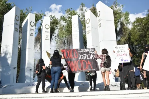 Gobernador pide a grupos feministas no pintarrajear inmuebles 
