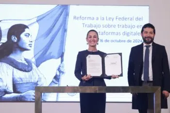 Sheinbaum firma iniciativa de reforma para asegurar derechos a trabajadores de plataformas