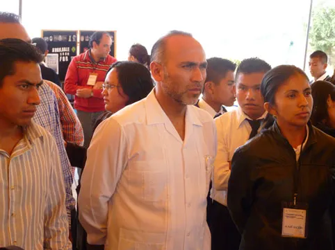 Becas del 25 al 100 por ciento para estudiantes y docentes del CECyTE