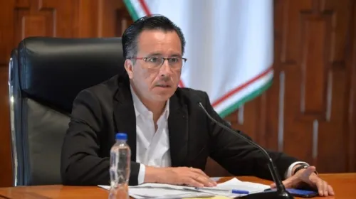 En Veracruz no preocupa cepa británica del Covid porque no llegan vuelos de Reino Unido: Cuitláhua