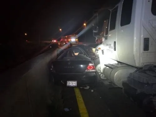 Carambola provocó muerte de cuatro personas en autopista Puebla-Córdoba tramo Ciudad Serdán