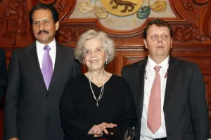 Elena Poniatowska, referencia obligada: Alfonso Esparza