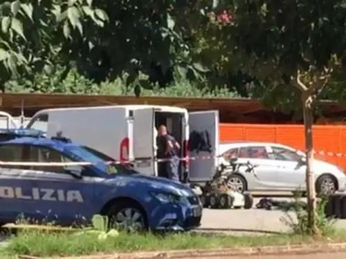 Estalla bomba en Italia y policías desactivan otro artefacto sospechoso