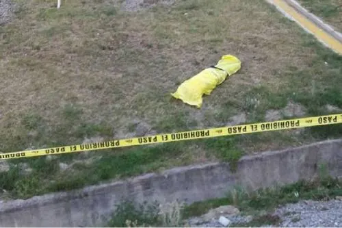 Encuentran cuerpo de hombre en la autopista Puebla-México