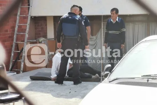 Amarran y golpean a velador de almacén del IMSS