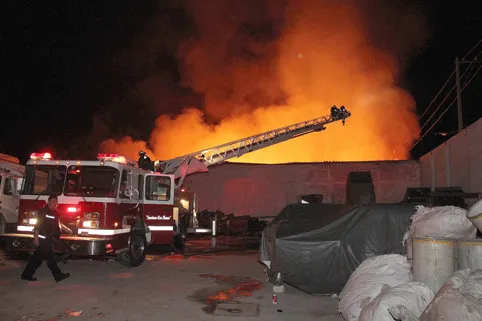 Bomberos sofocaron incendio en una maquiladora de la colonia Lagunilla Rosales