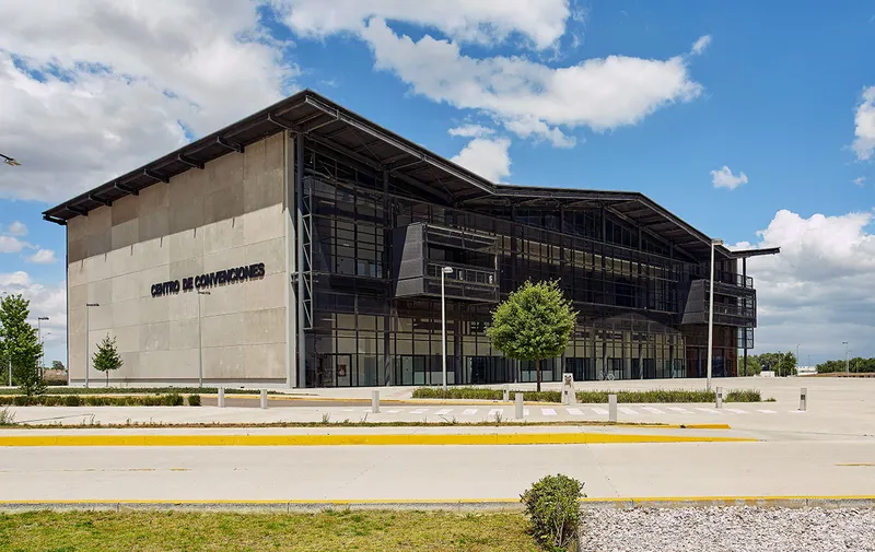 centro-de-convenciones-ciudad-modelo
