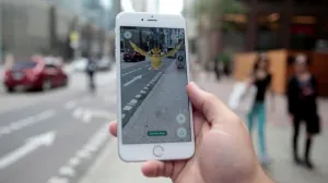 Se encuentra 2 mil dólares jugando Pokémon