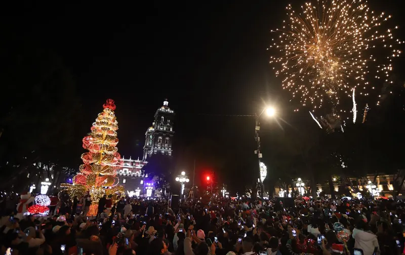 ayuntamiento-puebla-encendido-arbol-navidad