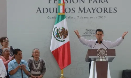 Gobierno de EPN dio pensión a adultos mayores fallecidos