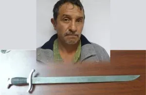 La Policía Estatal Preventiva aseguró a un presunto agresor con una espada
