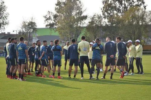 Las Águilas entrenan a tope para su partido de mañana