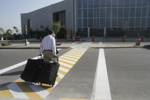 Vuelven a cerrar el aeropuerto de Huejotzingo por caída de ceniza