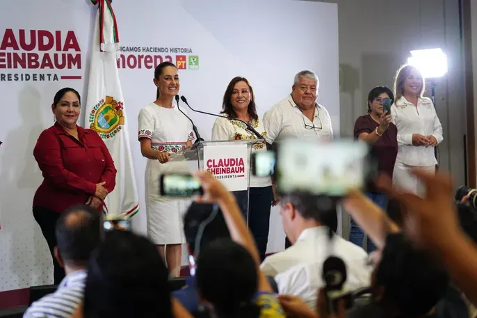 Claudia Sheinbaum celebra su triunfo en el Simulacro Electoral Universitario