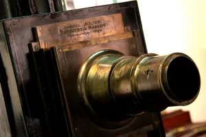 Linterna Mágica, exposición del Archivo Histórico Universitario