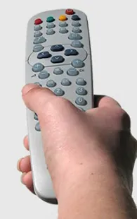 Pleito por control remoto: no podrá ver la tele porque le arrancaron los ojos