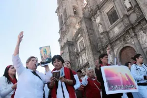 Mujeres católicas marchan contra el aborto