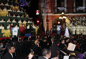 Ayuntamiento une a familias poblanas en eventos navideños