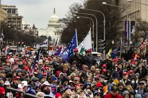 Simpatizantes de Trump rechazan en Washington el triunfo de Biden