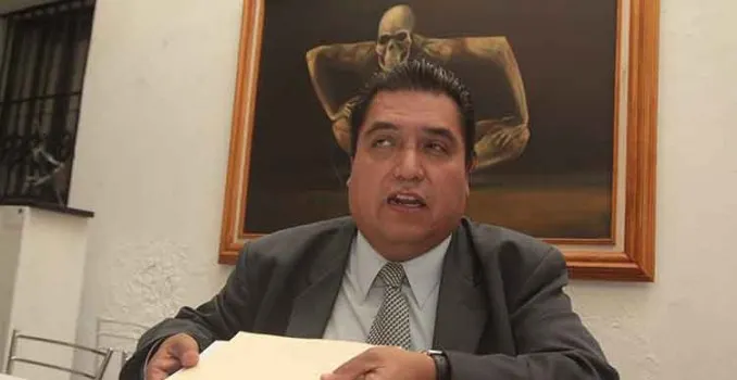 Por tercera ocasión destituyen al juez Enrique Romero Razo