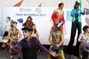Artistas circenses internacionales se presentan en la Feria de Puebla