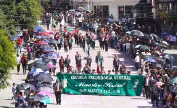 En Texmelucan participaron más de siete mil personas en desfile conmemorativo a la Independencia