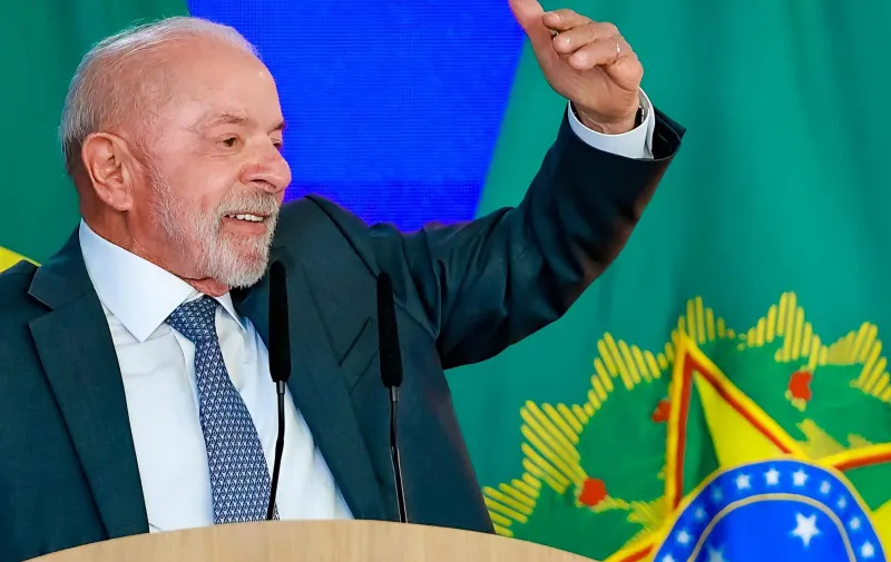 Lula celebra como “conquista histórica” la reducción de la jornada laboral en Brasil