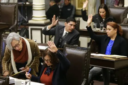 Aprueba el Pleno del Congreso la apertura de la cuenta pública 2016 y 2017 de RMV