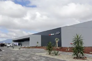 Subcontratadas por AUDI adeudan salarios a obreros