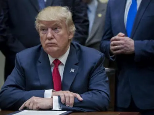 Trump sugiere acabar con las conferencias de prensa