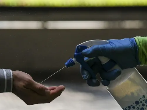 No usan gel antibacterial porque dicen que ‘sirve para contagiar’