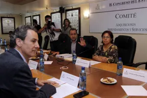 Diputados rechazan comprar iPhones, pero aceptan computadoras personales