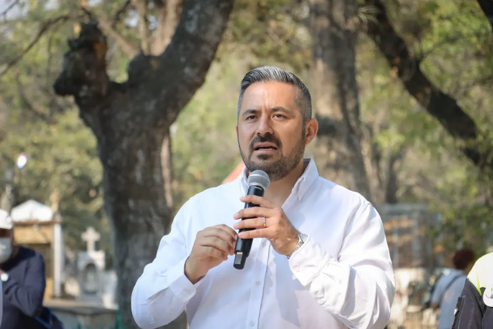 Adán Domínguez logra alta aprobación