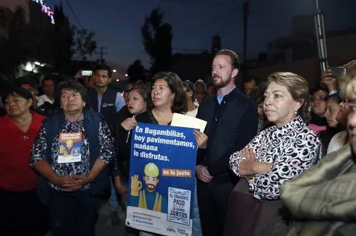 Luis Banck continúa los trabajos de pavimentación en Ignacio Romero Vargas