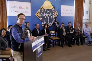 “Bachetón” pretende reparar 50 mil baches en 60 días