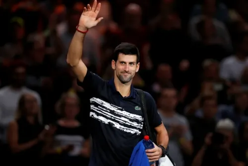 Djokovic domina 6-1 y 6-2 a Tstisipas, así avanza a semifinales en París