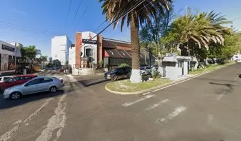 Grupo armado asalta restaurante ‘El Parrillaje’, en la colonia La Paz