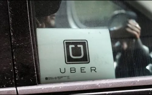 Uber y Cabify se van de Barcelona tras cambio en normativa