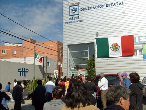 Evacúan Delegación del ISSSTE sin perder la serenidad