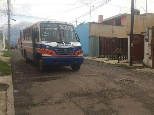 Sujetos armados asaltan a pasajeros de la ruta Loma Bella
