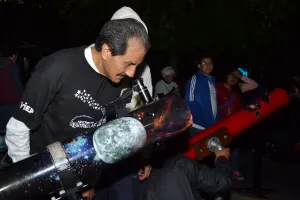 La BUAP se iluminó con la luz del Universo
