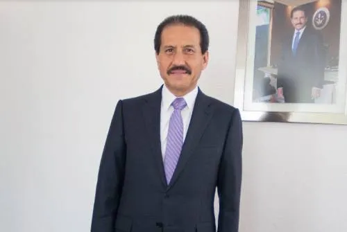 Esparza no quiere; Armenta sí, pero no interino