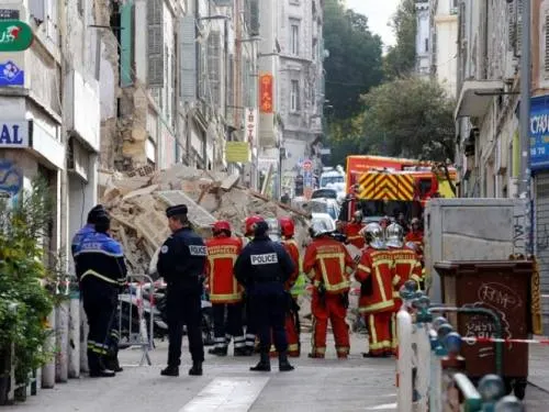 Suman 3 muertos tras derrumbe de edificios en Francia