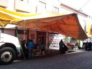 UNTA hace plantón frente a Sedatu por retraso en recursos para viviendas