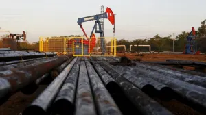 Precio del petróleo cae a su mínimo en 12 años