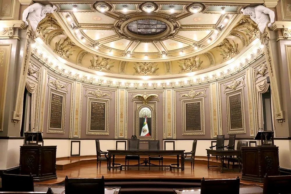El Congreso contra las cuerdas