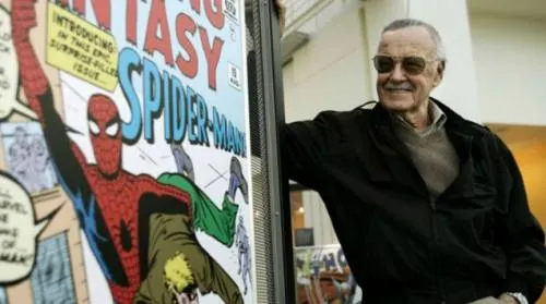 Stan Lee anuncia que padece neumonía