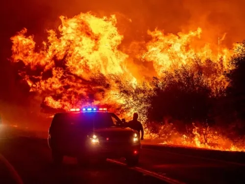 Al menos 10 muertos por incendio forestal en California