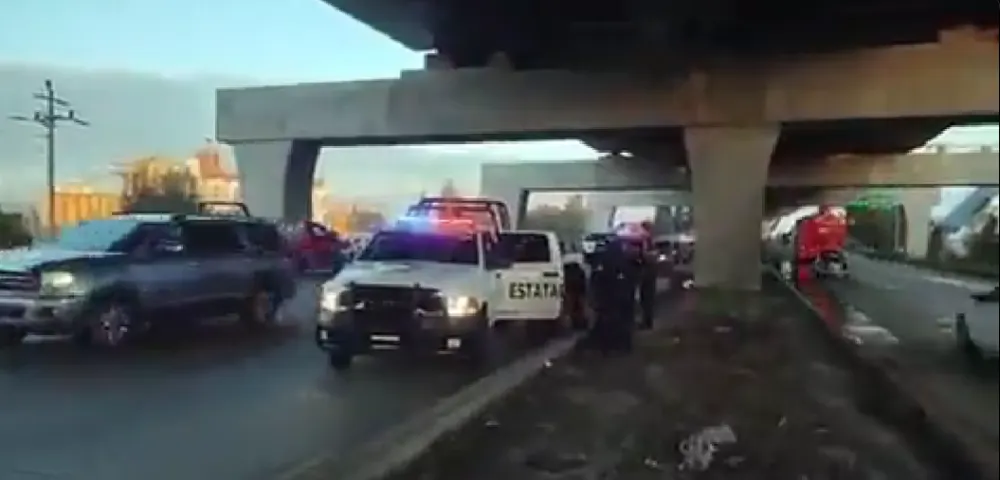 Cadáver maniatado autopista Puebla-Orizaba