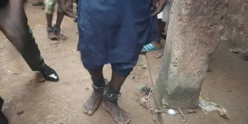 Rescatan a más de 300 jóvenes torturados y violados en Nigeria